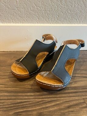 Wedge Sandals — Black Open-Toe Comfort Wedges